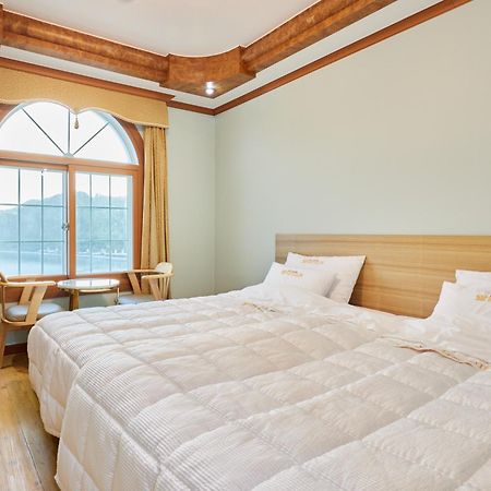 Goheung Hayan Noeul Hotel Экстерьер фото