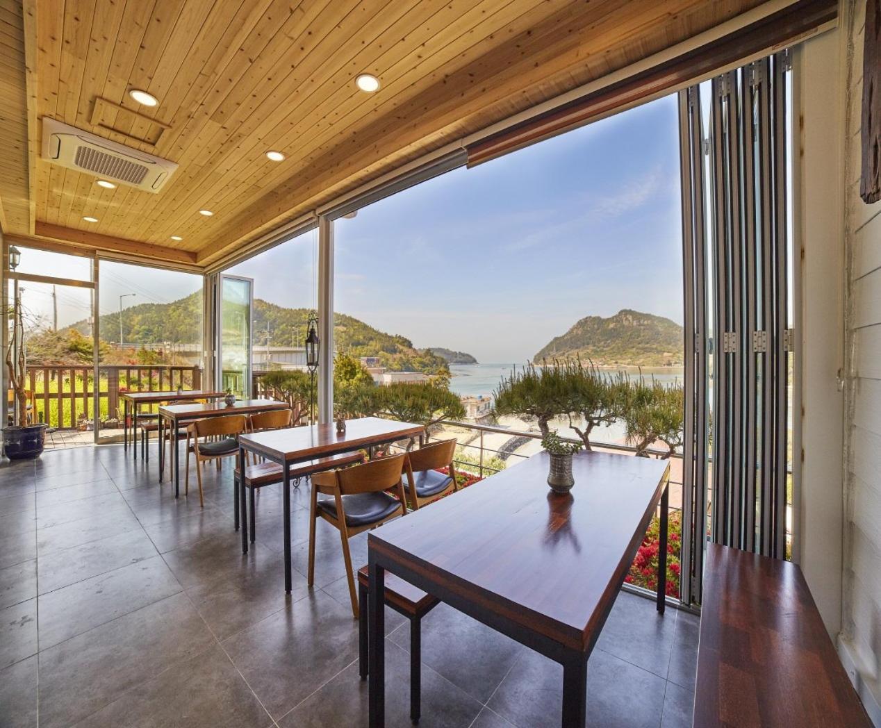 Goheung Hayan Noeul Hotel Экстерьер фото